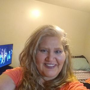 Meet your Posher, Lorie